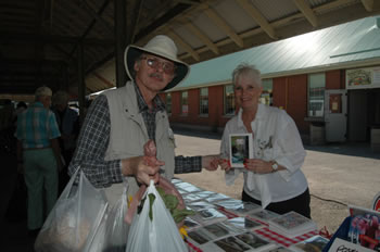 Gail McNaughton with her new IPM 2010 postcards